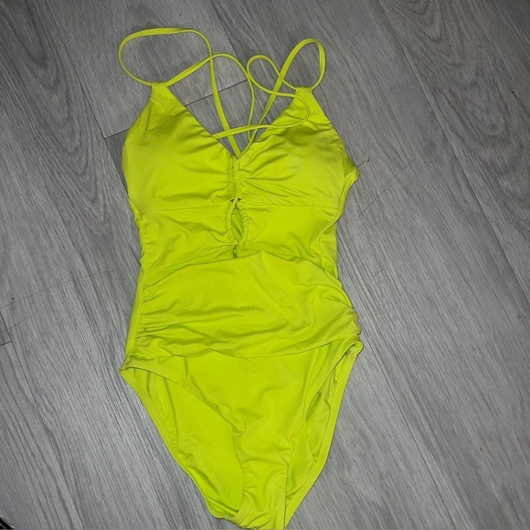 New LA BLANCA Lace-Up Underwire One-Piece Swimsuit retails $120 - Picture 2 of 6